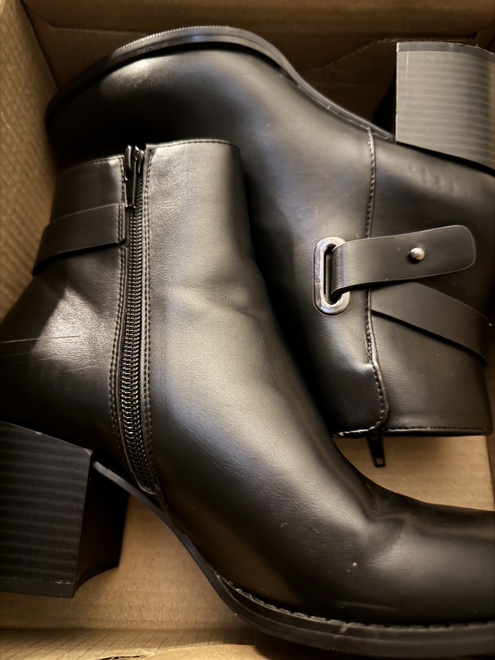 LE CHATEAU BOOTS